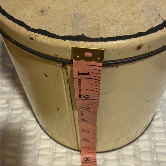 Vintage Fruit Design Tin Canister - Picture 8 of 8